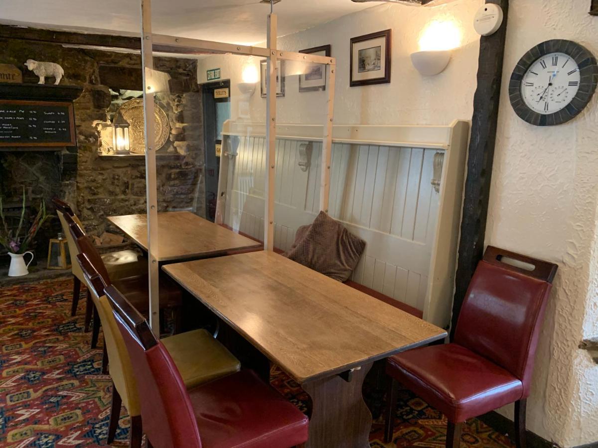 Inn The Queen Anne Hucklow